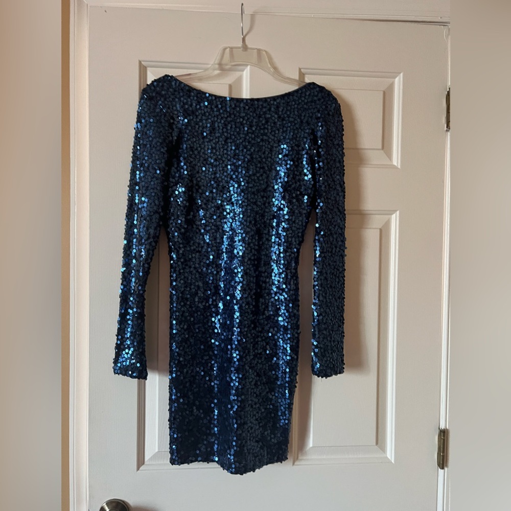 Dress the population size M.